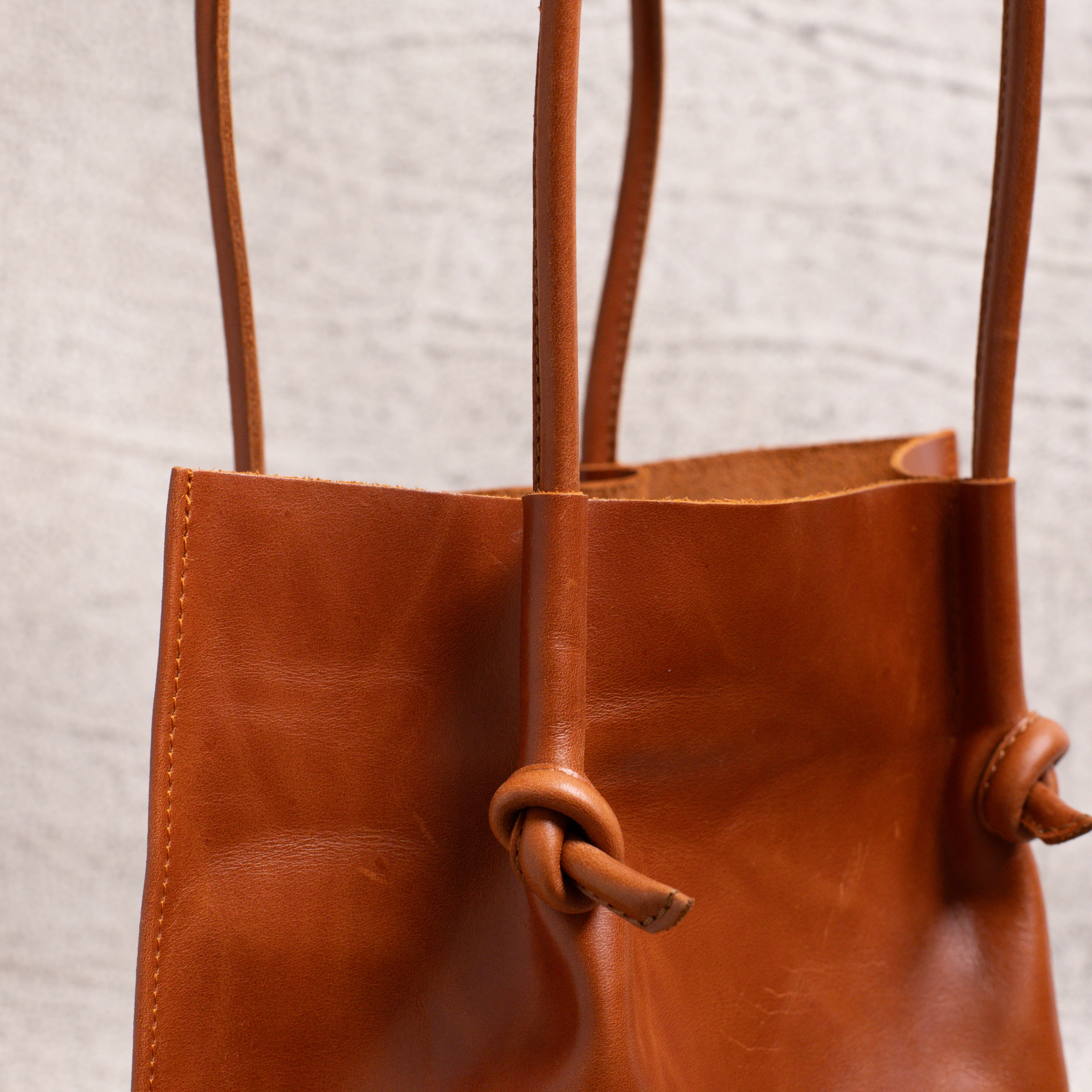 Flora Everyday Leather Tote | Dual Tone Whiskey - Image 5