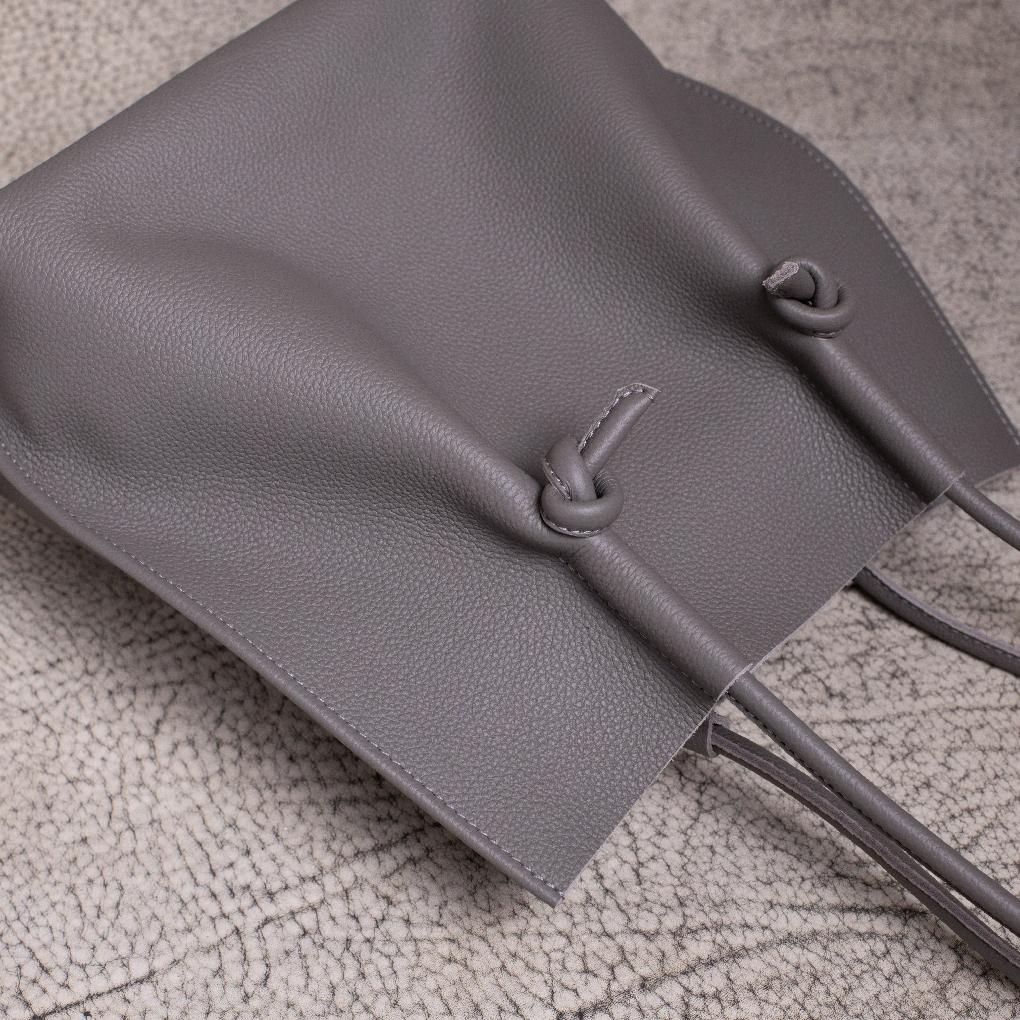 Flora Everyday Leather Tote | Togo Calf Gris - Image 6